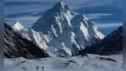 Tragedia en la cima del K2: montañista china fallece por desprendimiento de rocas