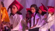 La emotiva graduación escolar de más de 1.000 niños huérfanos en Gaza: sus padres fallecieron en la guerra con Israel