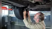 ¿Quieres ahorrar gasolina y contaminar menos? Estos sistemas de tu auto debes revisar con frecuencia