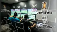 Conmebol anunció que a partir de cuartos de final de la Libertadores y Sudamericana mostrará decisiones arbitrales en vivo tras revisión del VAR
