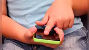 Tener un celular antes de los 13 años afecta la salud mental y nos haría más agresivos, según estudio