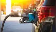¿Tu carro gasta mucha gasolina? Estos hábitos de conducción pueden mejorar el rendimiento fácilmente