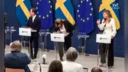 Elisabet Lann, ministra de Salud de Suecia, se desmayó en conferencia de prensa cuando era presentada al cargo