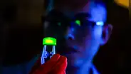 Científicos en China revolucionan la luz LED con dispositivo experimental capaz de durar 20 años y ofrecer brillo récord