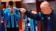 Gremio filtra emocionante arenga de Mano Menezes que hizo llorar a Erick Noriega tras cometer 2 penales: "Todo lo que hiciste allí..."
