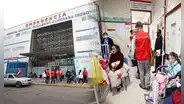 Pacientes esperan hasta tres días para ser atendidos de emergencia en el Hospital Almenara, alerta Contraloría