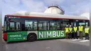 España revoluciona la movilidad sostenible con un experimento que convierte residuos humanos en combustible para autobuses
