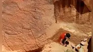 Arqueólogos en Arabia Saudita reescriben la historia de la supervivencia humana con hallazgo de arte rupestre de 12.000 años de antigüedad