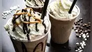 Aprende a preparar un Frappé para celebrar su día este 7 de octubre
