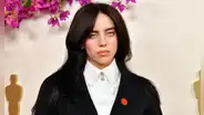Billie Eilish pasa un susto con un fan en su concierto y la reacción se hace viral