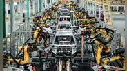 Empresa china ya fabrica carros híbridos y eléctricos en América Latina gracias a enorme fábrica de 4,6 millones de metros cuadrados