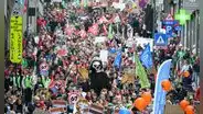 Bélgica: miles protestan contra los recortes en pensiones y servicios públicos anunciados por el gobierno
