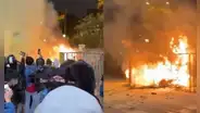 Marcha del 15 de octubre: prenden fuego a las afueras del Congreso y PNP se enfrenta a manifestantes