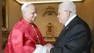 El papa León XIV se reúne por primera vez con el presidente palestino Mahmud Abás y llama a proteger a los civiles en Gaza