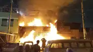 Incendio de gran magnitud consume vivienda en el Rímac: varias unidades de bomberos se encuentran en el lugar