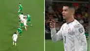 Cristiano Ronaldo metió brutal codazo en el Portugal vs Irlanda: se va expulsado y hace gestos provocativos frente a todo el estadio