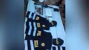 Fueron tras una red criminal y encontraron un arsenal de armas y uniformes policiales