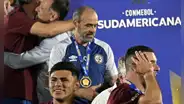 Carlos Compagnucci, extécnico de Universitario, sorprende al consagrarse campeón de la Copa Sudamericana con Lanús