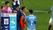 Yoshimar Yotún perdió los papeles con Jesús Castillo: Paolo Guerrero, Carlos Zambrano y hasta el árbitro tuvieron que calmarlo