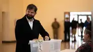 Gabriel Boric votó por última vez como presidente en las elecciones entre Jara y Kast: "Chile es solo uno"