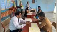 Entregan sentencias certificadas a internos del penal de Pucchún