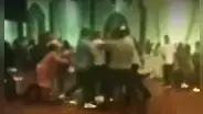 Padres y madres de familia terminan peleando en fiesta de promoción escolar y menores intentan separarlos en Huaraz