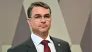 Jair Bolsonaro confirma a su hijo Flávio como candidato presidencial para Brasil en las elecciones de 2026