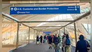 CBP endurece control migratorio en EE.UU.: modifica las reglas de entrada y salida para residentes con Green Card