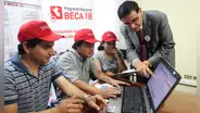 Congreso propone eliminar límite de edad para postular a Beca 18 y ampliar oportunidades de estudiantes