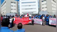 Piura: sindicatos protestan frente a refinería de Talara en contra de posible privatización de Petroperú