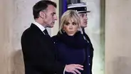 Francia condena a ciberacosadores de esposa de Emmanuel Macron a 6 meses de prisión