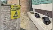 Más de la mitad de colegios del Perú carece de agua potable y saneamiento adecuado: miles de niños enfrentan baños inoperativos