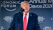 Trump establece con la OTAN el marco para "un futuro acuerdo" por Groenlandia y da revés sobre aranceles