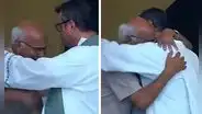 Adulto mayor rompe en llanto al enterarse del fallecimiento de su nieto en plena misa en Brasil