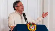 Gustavo Petro desata polémica tras asegurar que los jóvenes que roban celulares en Colombia lo hacen por “amor”