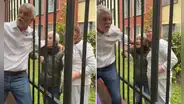 Candidato presidencial en Colombia recibe descarga eléctrica mientras intentaba tomarse un selfie