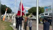 Dr. Oscar Pérez Sánchez lidera izamiento del pabellón nacional en el frontis de la Sede Judicial