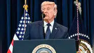Trump asegura que la guerra en Irán está "prácticamente terminada", pero amenaza con "duro golpe" si bloquea el petróleo