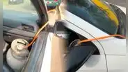 Taxista genera indignación tras instalar balón de gas doméstico en su auto por crisis energética: expertos advierten riesgo