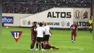 Sekou Gassama y el fuerte cruce con Deyverson en el triunfo de Universitario ante LDU: tuvieron que separarlos