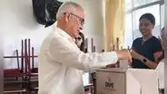Elecciones 2026: Alfonso López Chau emitió su voto en el distrito de Miraflores