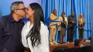 Ricardo Mendoza inaugura lujoso multiteatro y destaca el apoyo de la madre de su hijo: "Ella es el motor"
