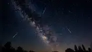 Lluvia de estrellas Líridas 2026: ¿a qué hora ver la lluvia de meteoros en su punto máximo desde Sudamérica este 22 de abril?