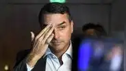 Flávio Bolsonaro queda bajo presión tras audio en el que pide dinero a banquero acusado de fraude millonario en Brasil