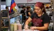 Banco Mundial: más del 80% de venezolanos en Perú participa activamente en la economía y aporta cerca de US$530 millones al año