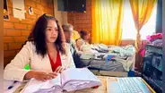 Jueza ordena a ocho hijos pagar pensión de S/1.715 a su madre de 94 años postrada en cama
