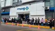 Largas colas por trámite presencial y sin citas en Migraciones: ciudadanos esperan horas para obtener pasaportes