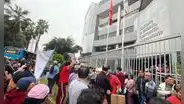 Mercados de Lima protestan frente al Ministerio de Vivienda por multas excesivas de Sedapal: advierten posible paro nacional