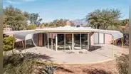 La casa construida en los años 50 que se adelantó décadas a la arquitectura sostenible y hoy sigue siendo un referente mundial de eficiencia bioclimática