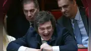 Javier Milei respalda a Manuel Adorni y su cuestionada declaración que involucra la evasión y el ahorro en negro
